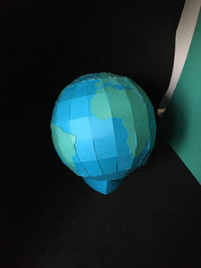 Puzzle globo terráqueo 3d hecho con papel
